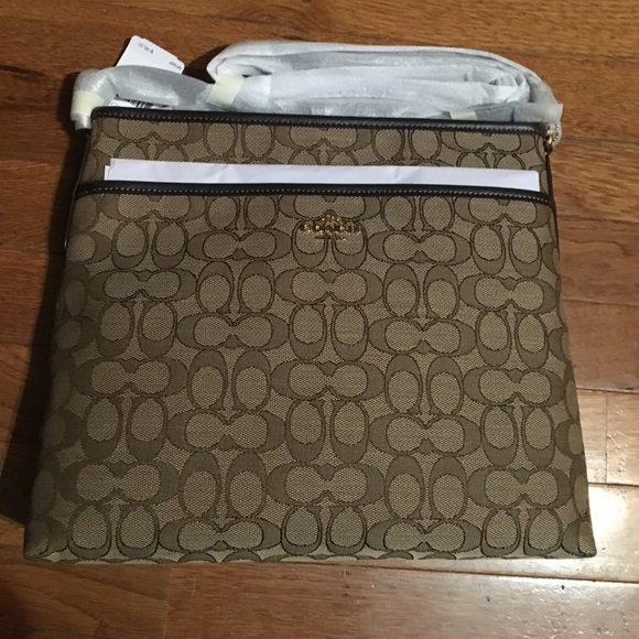 Coach Handbags - 🔥FINAL PRICE DROPCoach crossbody NWT never opened